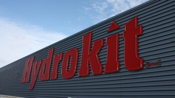 Signalétique Hydrokit sur le bâtiment